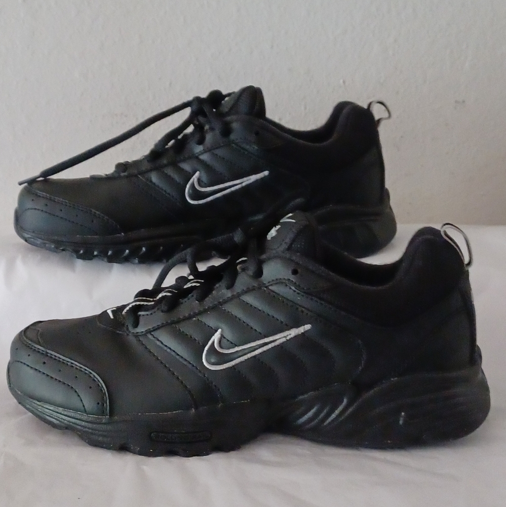 Nike Women's Walking Sneakers Size 7.